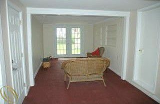 4th image of 22268 Albion Ave