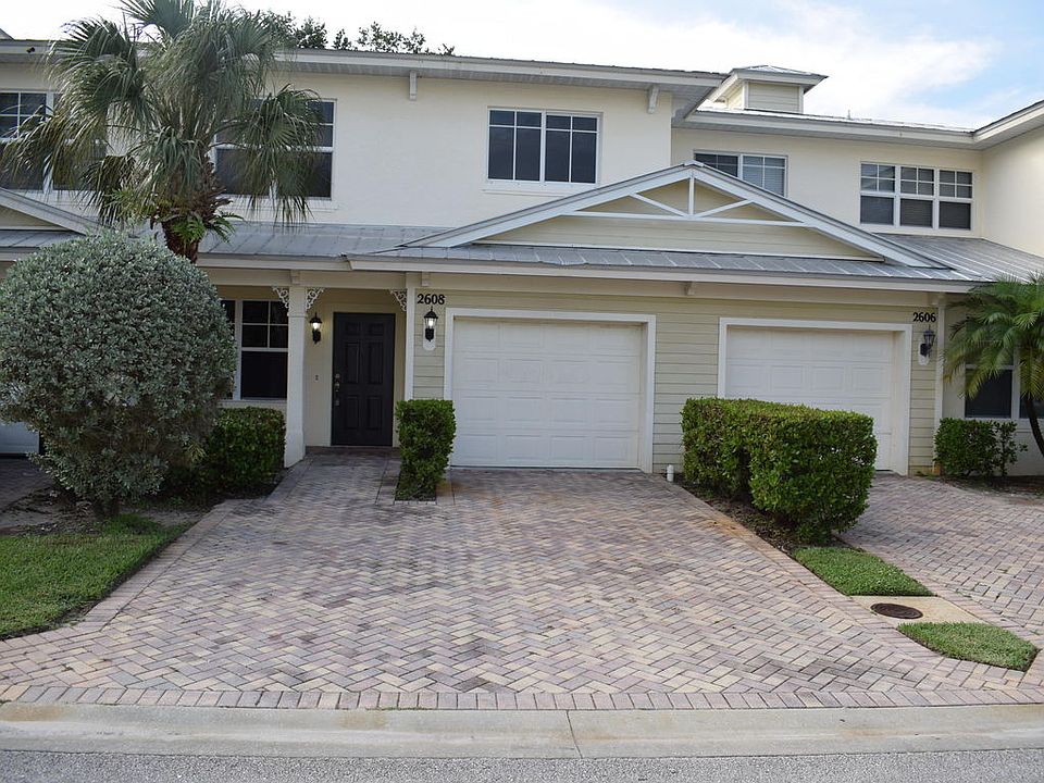 1st image of 2608 Creekside Dr