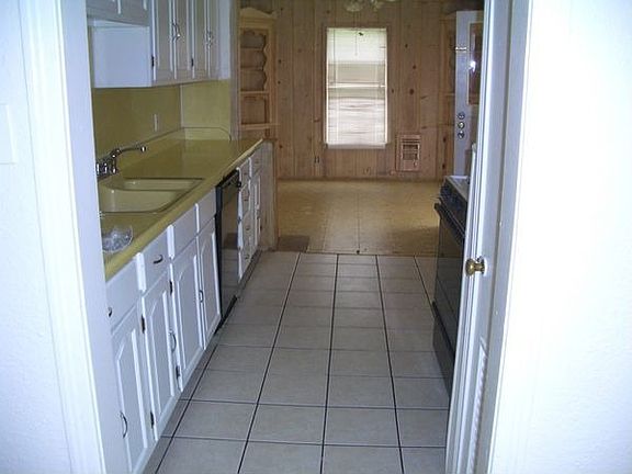 4th image of 4736 Trail Lake Dr