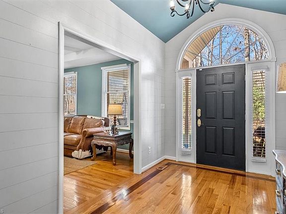 2nd image of 7207 Laurel Point Dr
