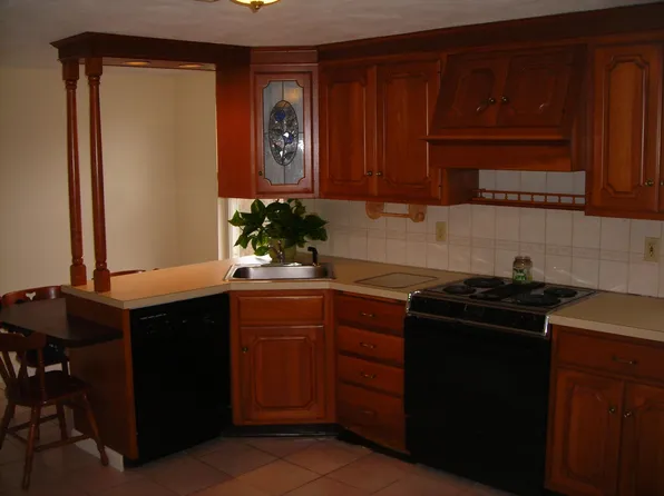 249 S Worcester St APT 6, Norton, MA 02766