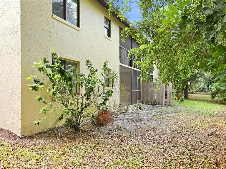 1450 Green Valley Cir #502 — Photo 33