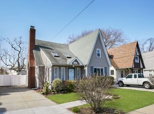 26 Foster Ave, Valley Stream, NY 11580