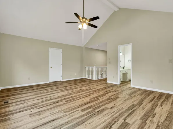 1297 Leaside Ln, Hixson, TN 37343