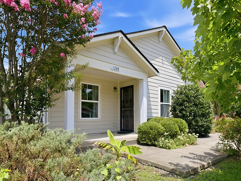 3288 Rainwood Dr — Photo 2
