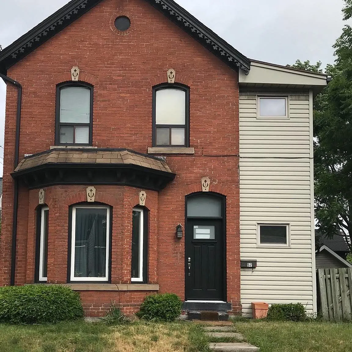3 bed, $2,200 — Photo 1