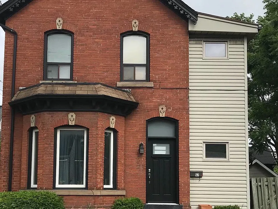 57 Locke St S