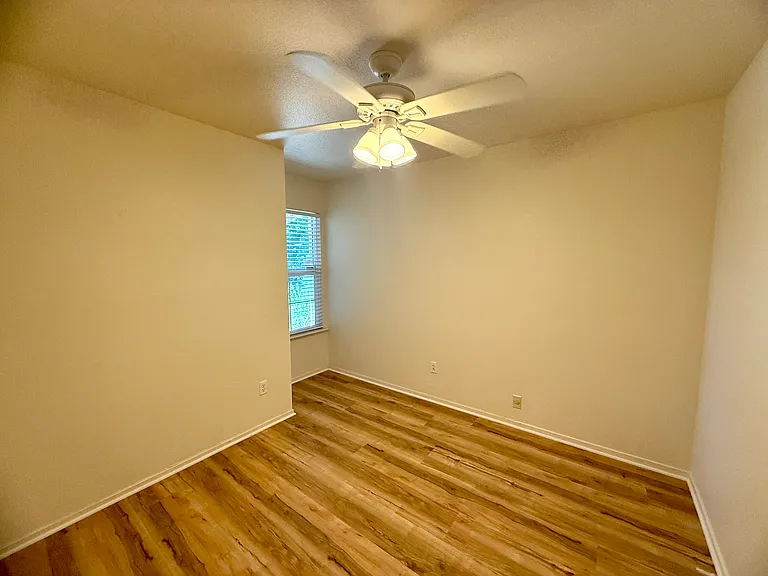4901 Hillridge Way — Photo 12