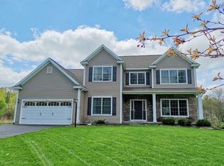 41 Gala Pl, Niskayuna, NY 12309