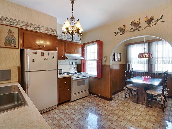 4th image of 6927 Loubet St