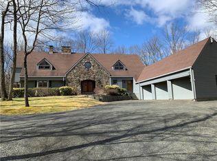 605 N Stantack Rd, Middletown, CT 06457