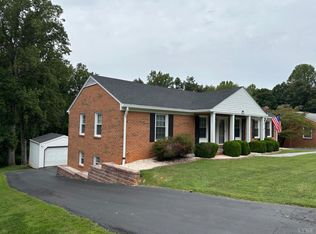 135 Lake Forest Dr, Lynchburg, VA 24502