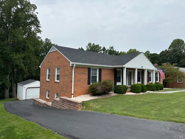 135 Lake Forest Dr, Lynchburg, VA 24502