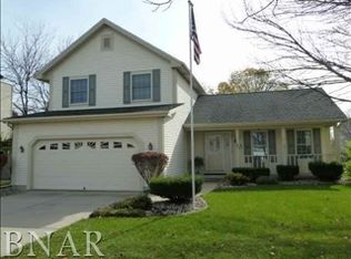 3407 Fountain Lake Dr, Bloomington, IL 61704