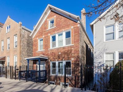 2340 W 19th St, Chicago, IL, 60608