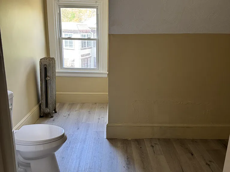 415 Blackstone St #1 — Photo 8