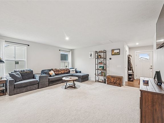 4th image of 424 Dogwood Ct