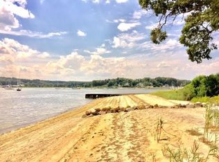 114 Melbourn Rd, Warwick, RI 02886