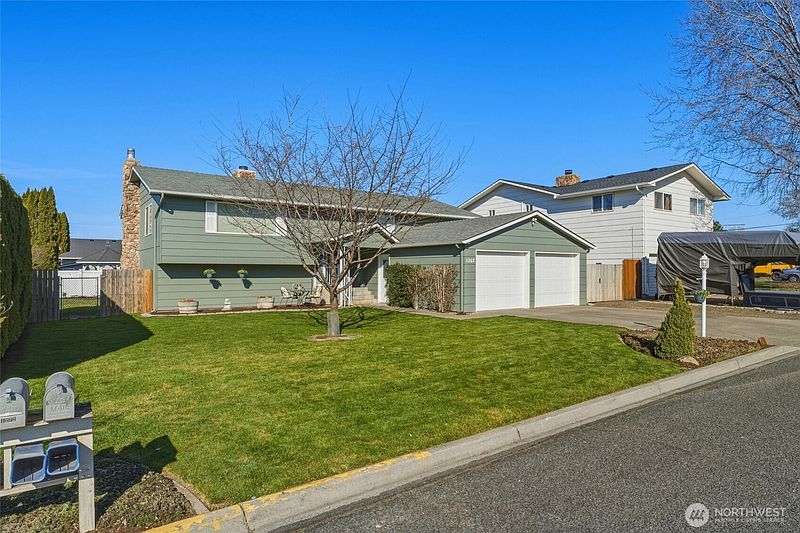 3rd image of 1267 SE Constitution Drive