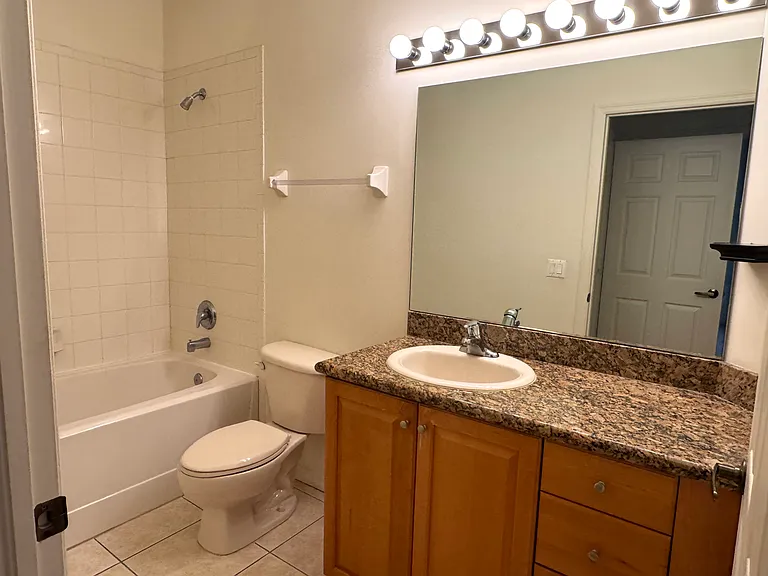 1813 Concordia Lake Cir #2008 — Photo 20