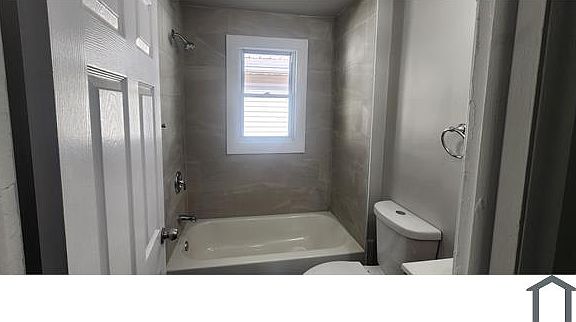 3rd image of 2742 Columbia Ave