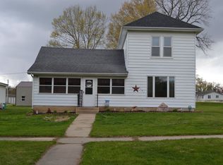 101 Locust St SW, Hopkinton, IA 52237