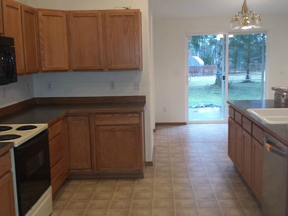 3rd image of 21 E Melissa Ln