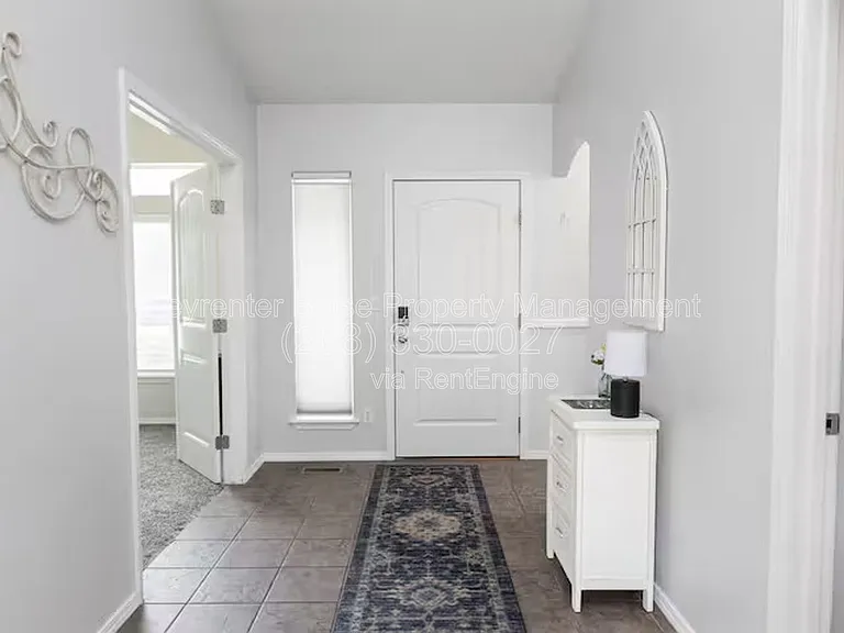 879 N Traquair Pl — Photo 28