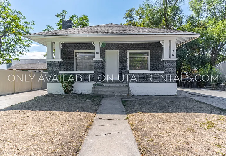 231 W 400 N — Photo 17