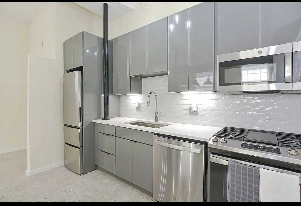 441 Washington Ave — Photo 3