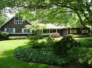 12 Treeview Dr, Melville, NY 11747