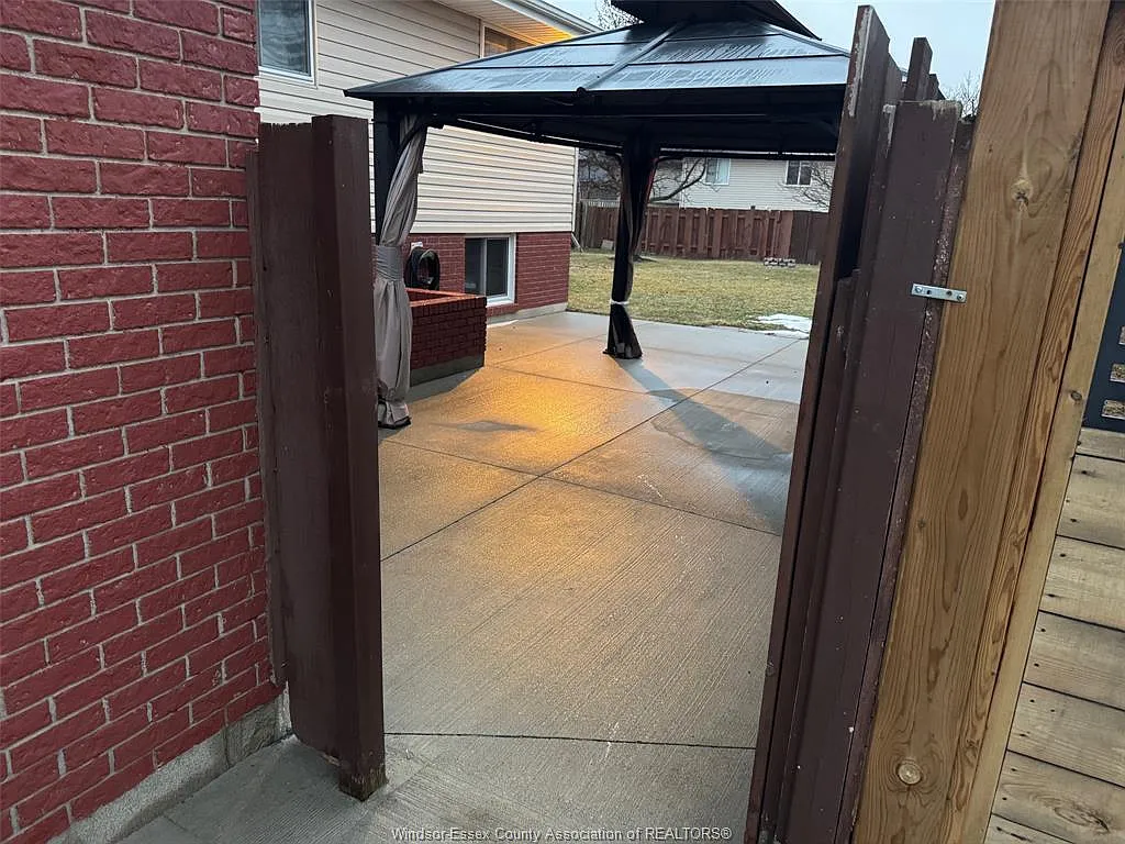 2 bed, $1,600 — Photo 3