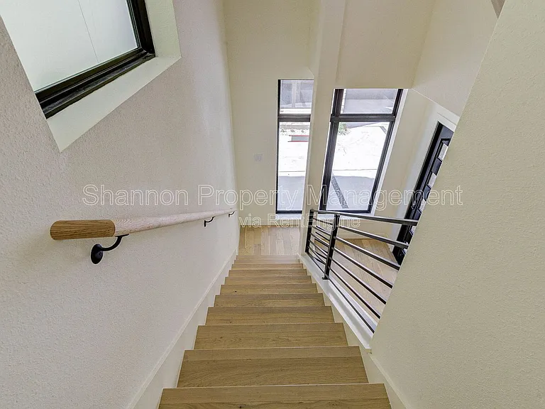 1803 Dunlavy St — Photo 10