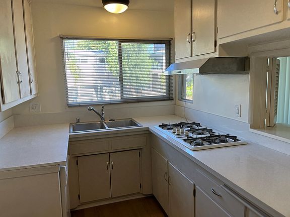 4th image of 11628 Mayfield Ave APT 4