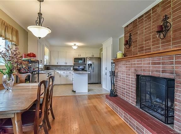 2nd image of 306 Shady Ln