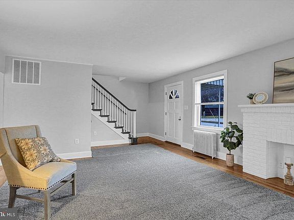 4th image of 300 Boundary Ave
