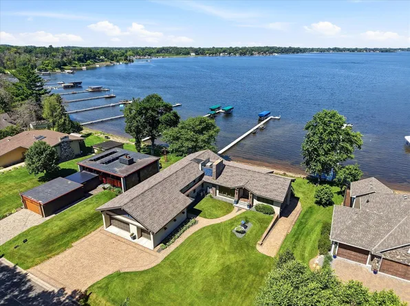 9770 210th St N, Forest Lake, MN 55025