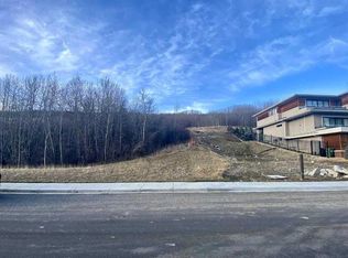 459 Patterson Blvd SW, Calgary, AB T3H 3N6