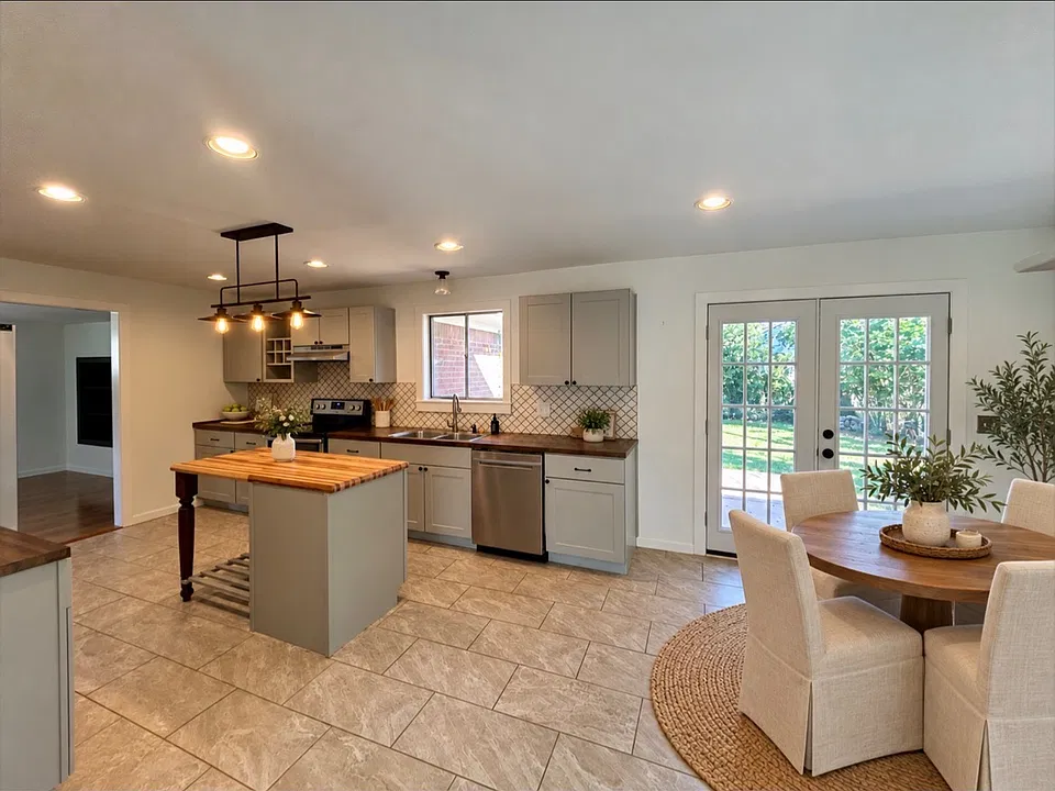 2400 Sandy Dr