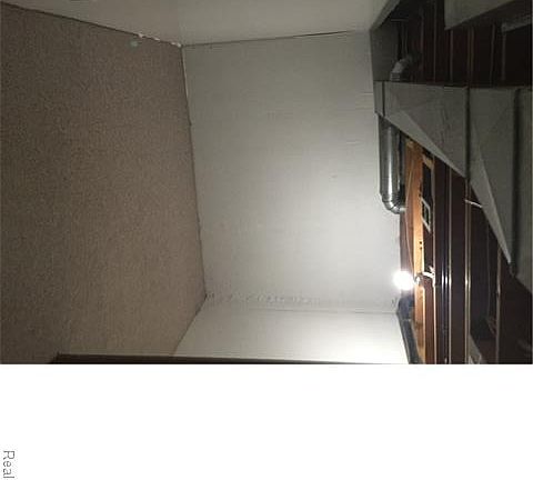 4th image of 8100 Clay Ct