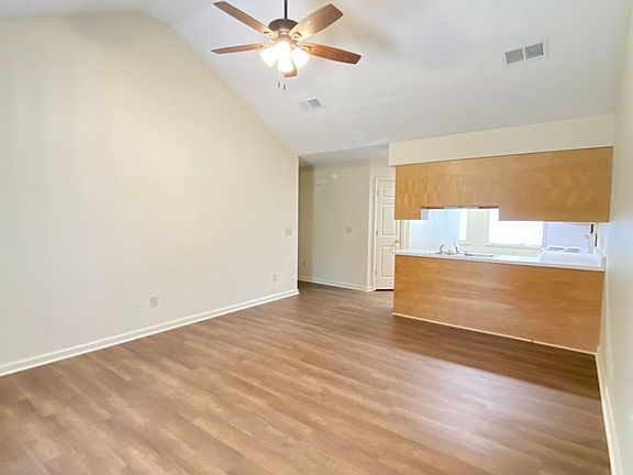 3rd image of 678 Yeager Ln