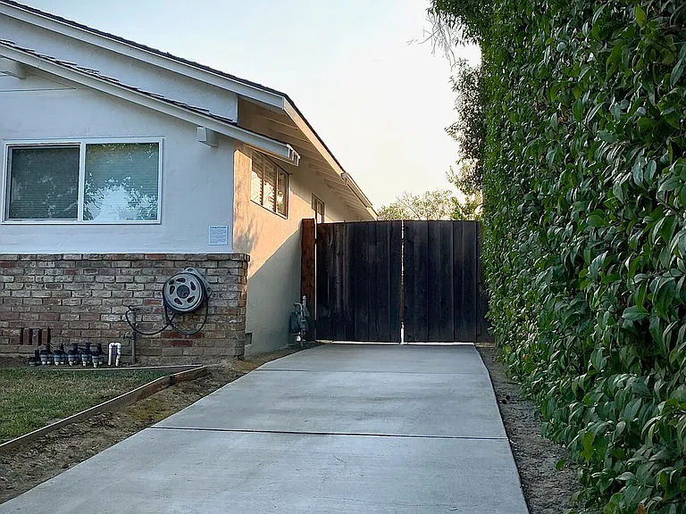 1736 Hillsdale Ave — Photo 5