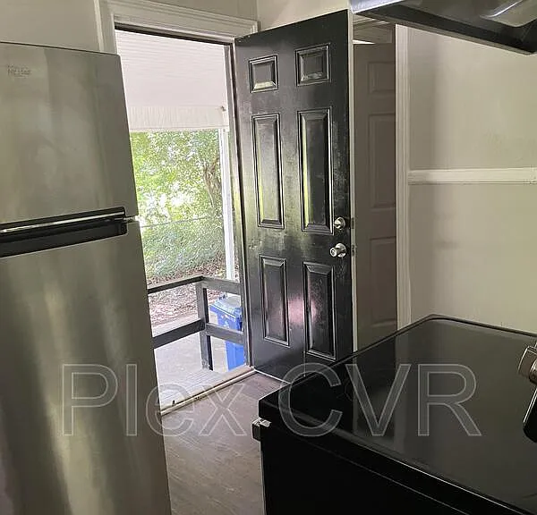 2231 Cornell Ave — Photo 4