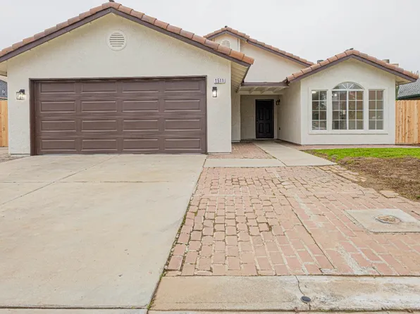 1511 Martinez St, Orange Cove, CA 93646