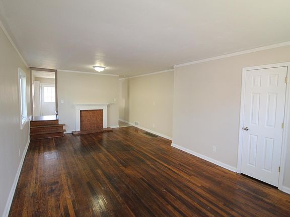 4th image of 52 N Huron Ave
