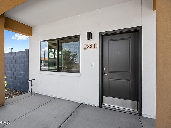 3rd image of 2307 E MCARTHUR Drive