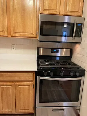 Rented by Perry Associates NYC Inc | media 20