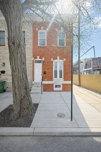 3201 E Fairmount Ave Photo 1