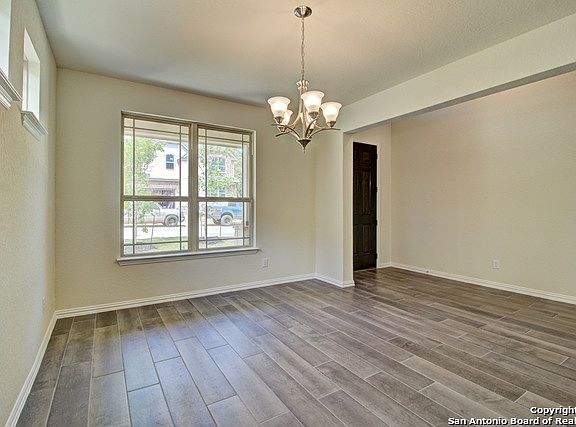 4th image of 8520 Tulocay Blanca