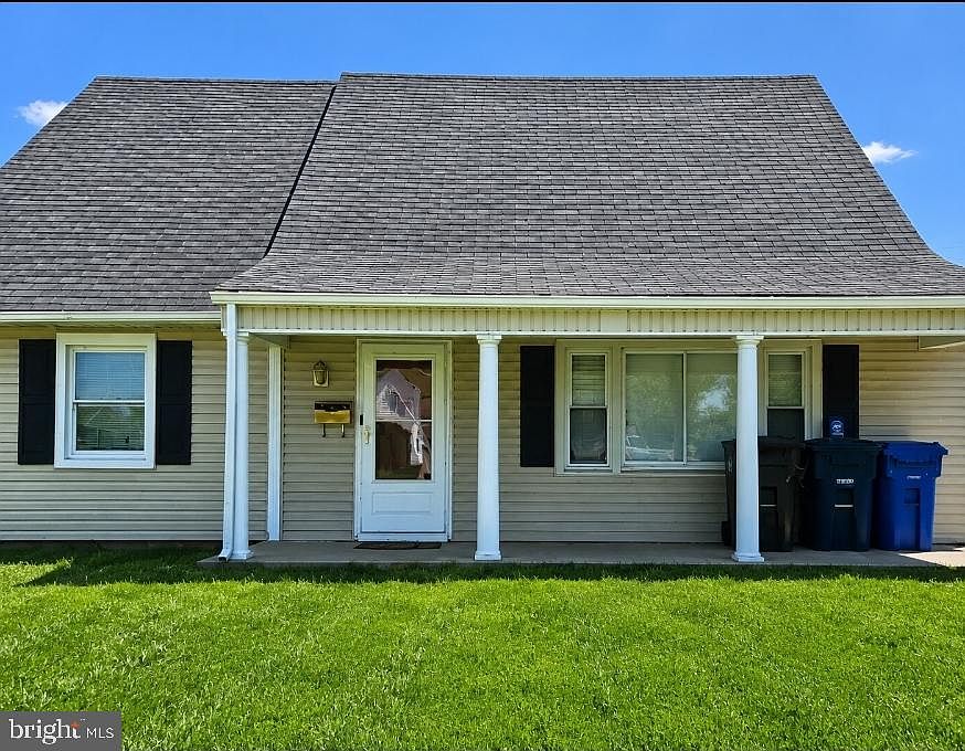 1st image of 38 Mayapple Ln